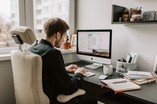 Créer un Blog Réussi : Stratégies pour Augmenter le Trafic et Engager les Lecteurs